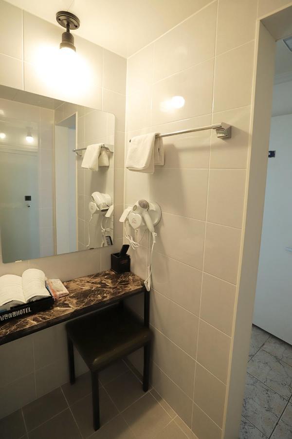 Stay Romantictrip_Hostel Gyeongju Exterior foto
